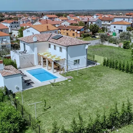 Lemoar Villa Pula